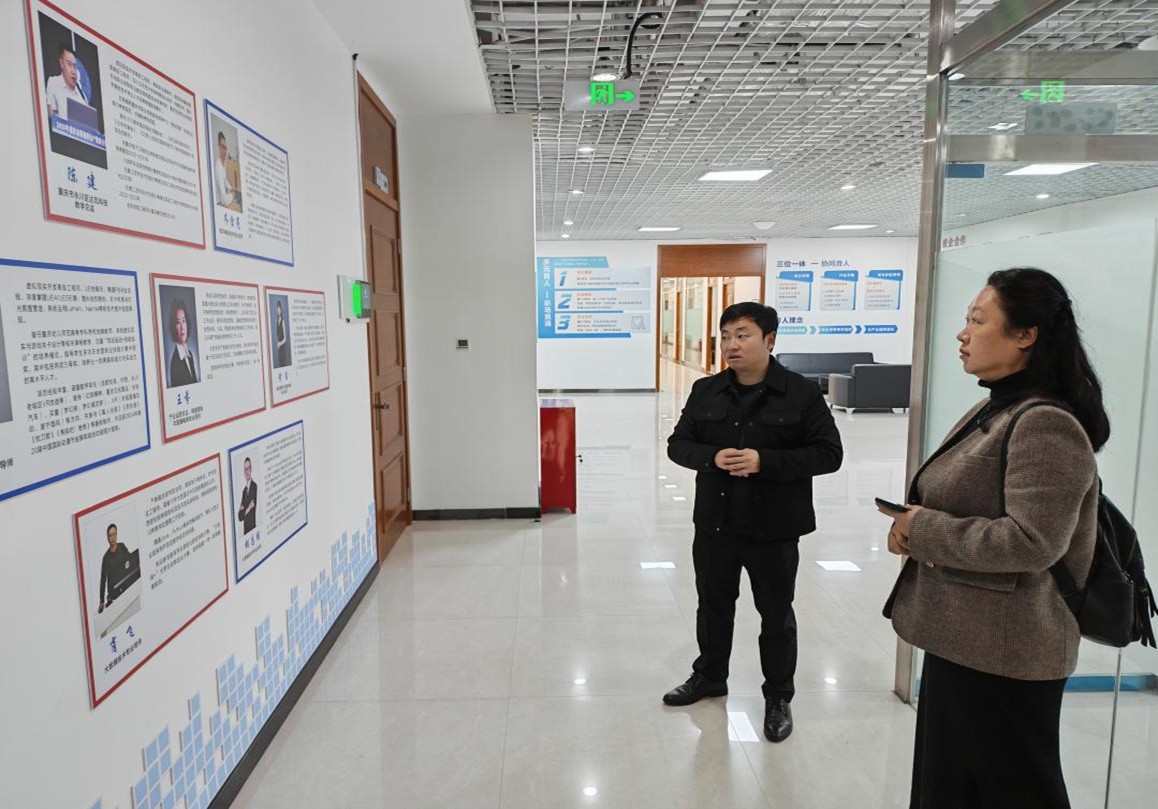 英国威廉集团官网赴重庆云谷•永川大数据产业园开展 [1.1]实习巡查与校企交流活动
