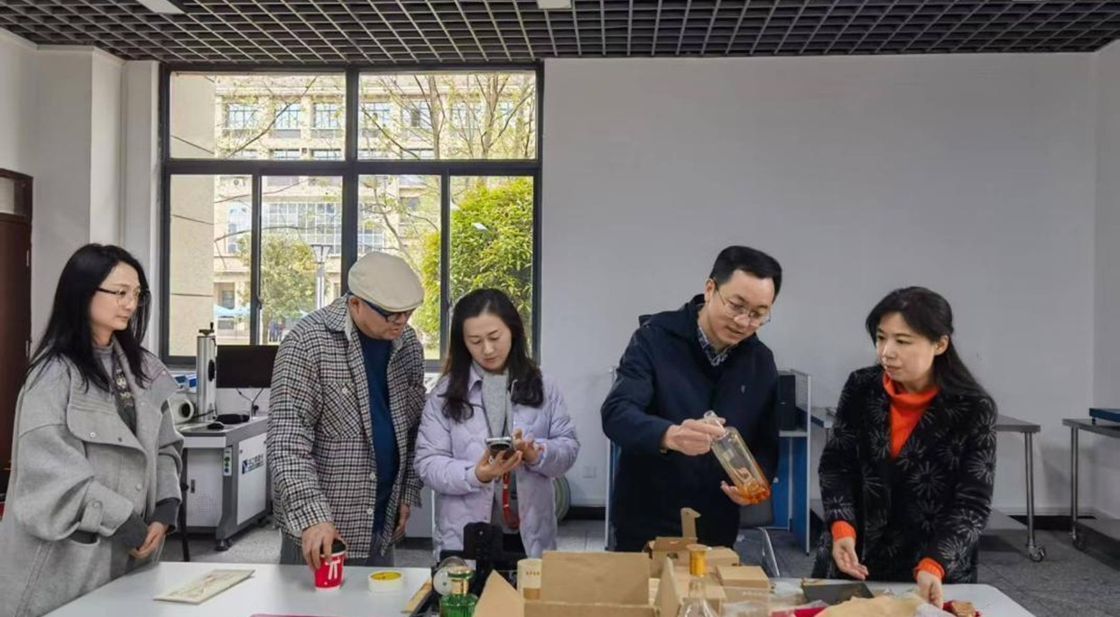 鲍学东副经理调研实训基地建设，推进“网易菁英”订单班落地